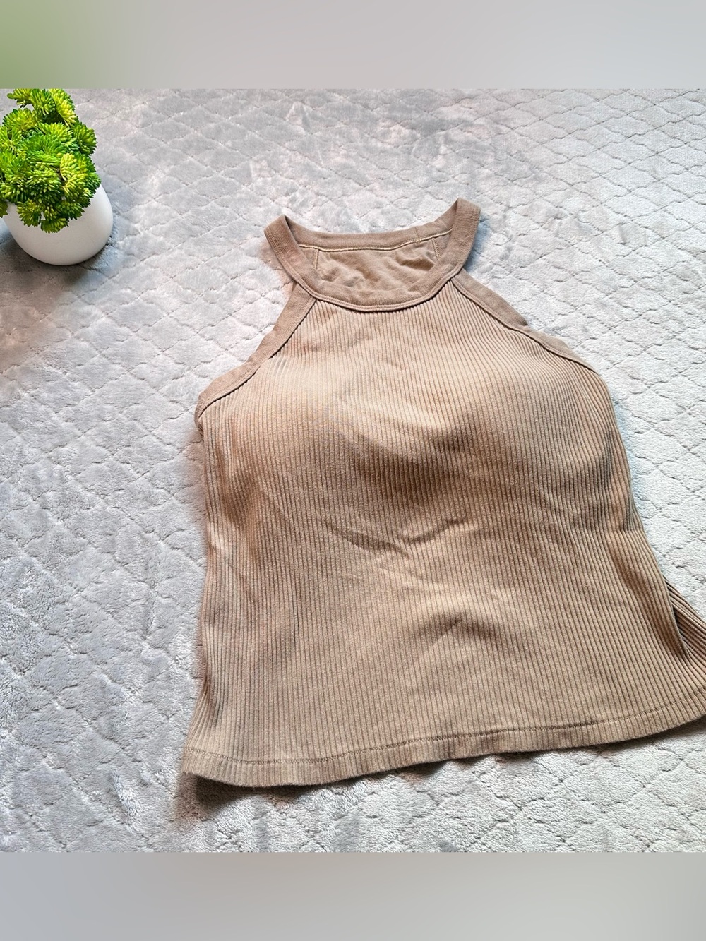 🤎 Minimalist Athleisure UNIQLO Ribbed Built-In Bra Tank Beige sz L